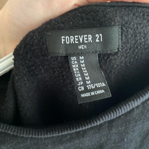 Black and white square crewneck - Picture 6 of 6